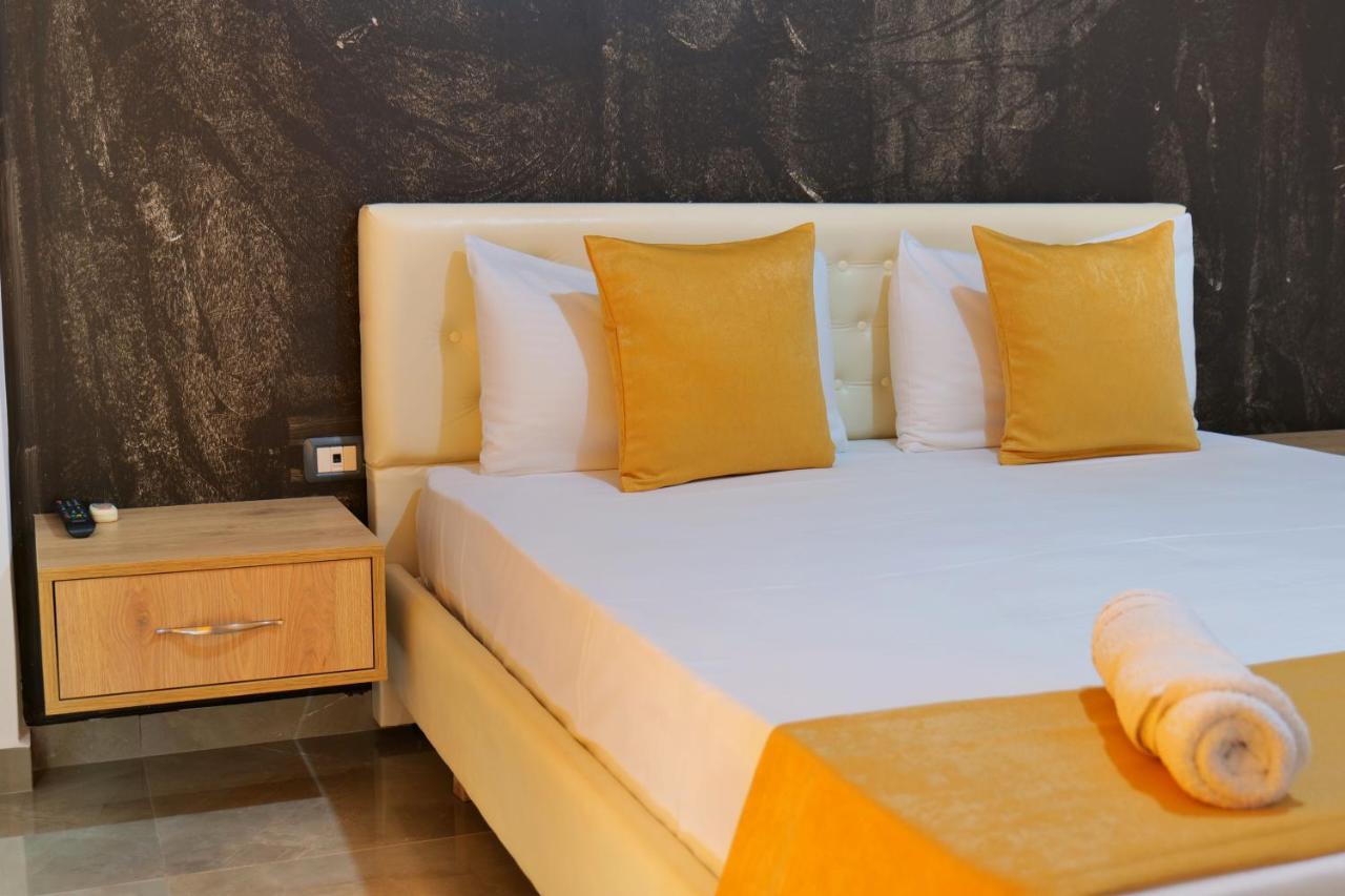 Hotel Adi-Vera Sarande Exterior photo