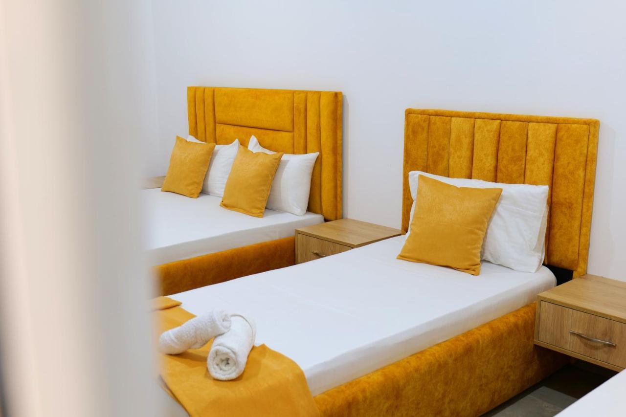 Hotel Adi-Vera Sarande Exterior photo