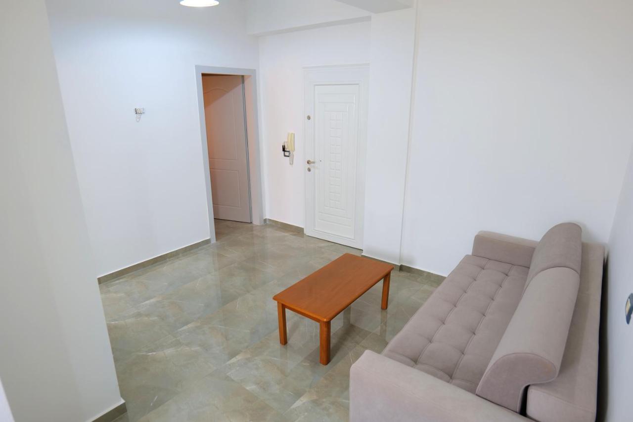Hotel Adi-Vera Sarande Exterior photo