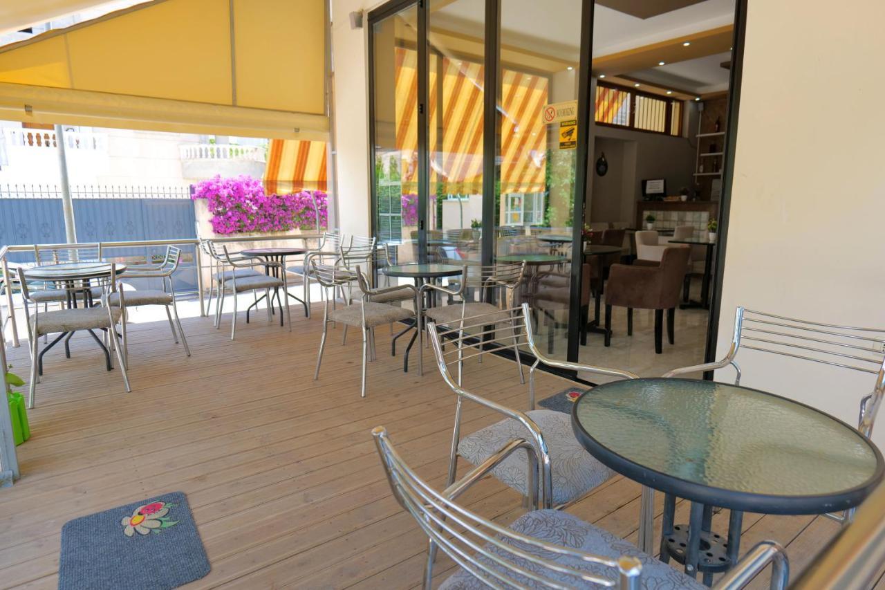 Hotel Adi-Vera Sarande Exterior photo
