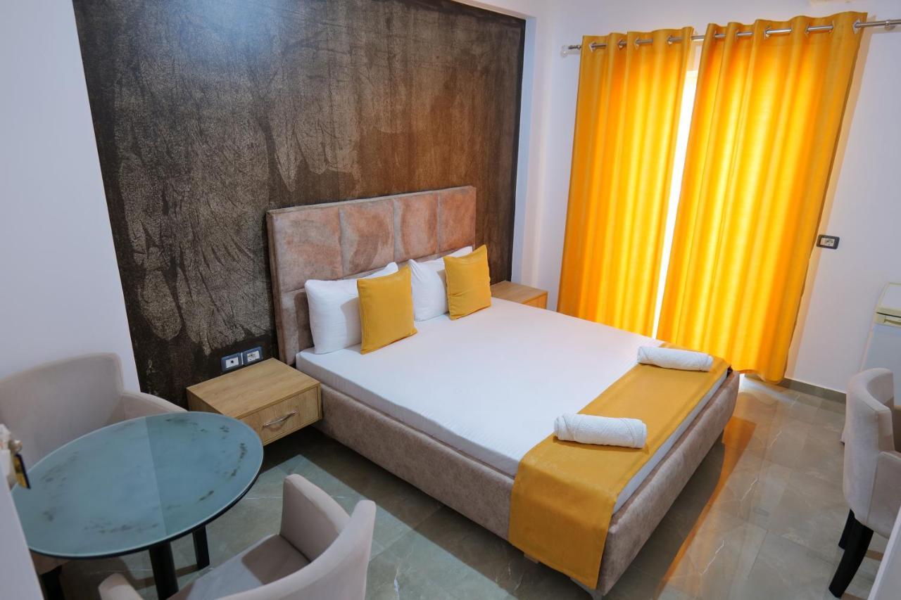 Hotel Adi-Vera Sarande Exterior photo