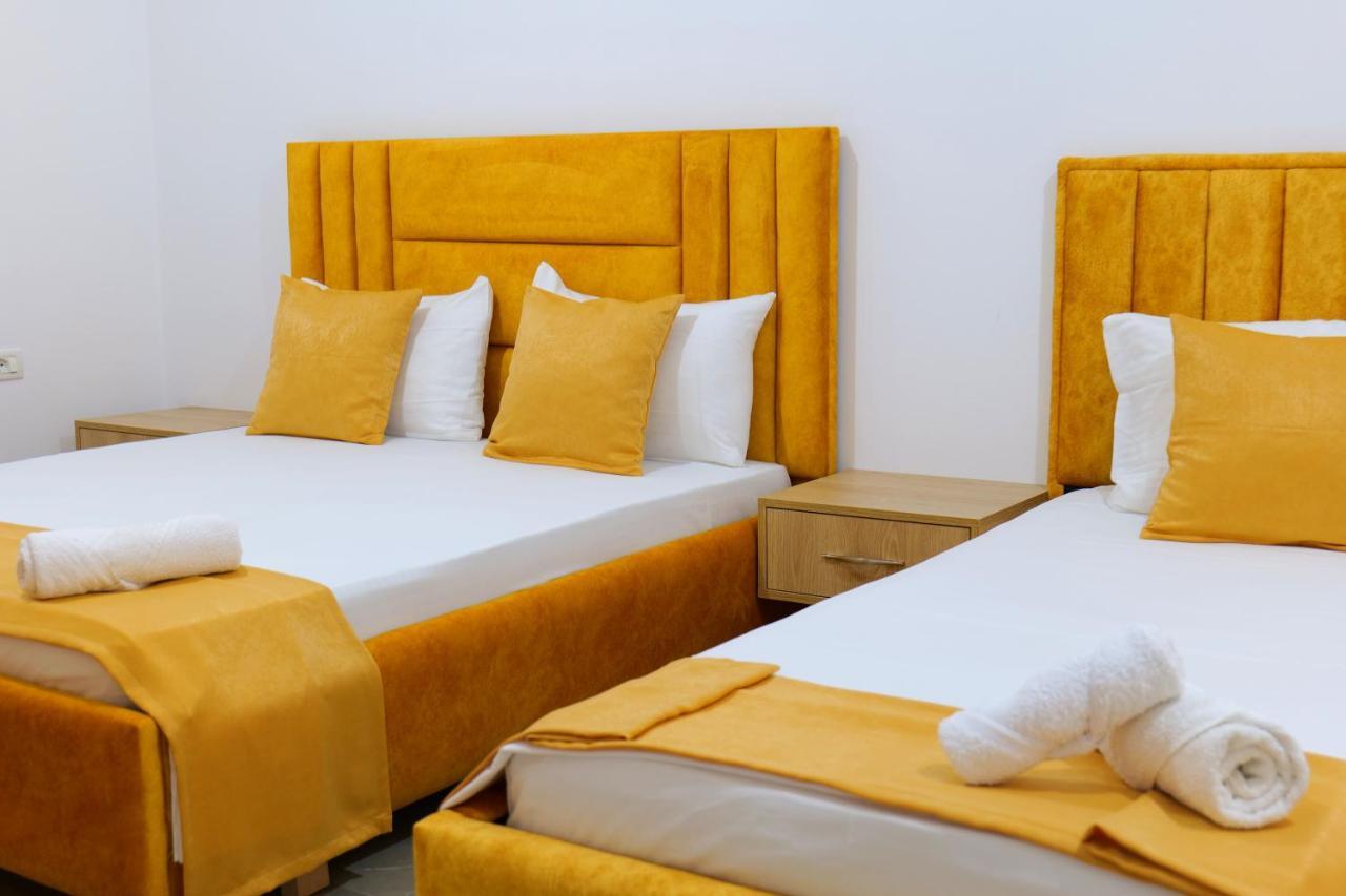 Hotel Adi-Vera Sarande Exterior photo