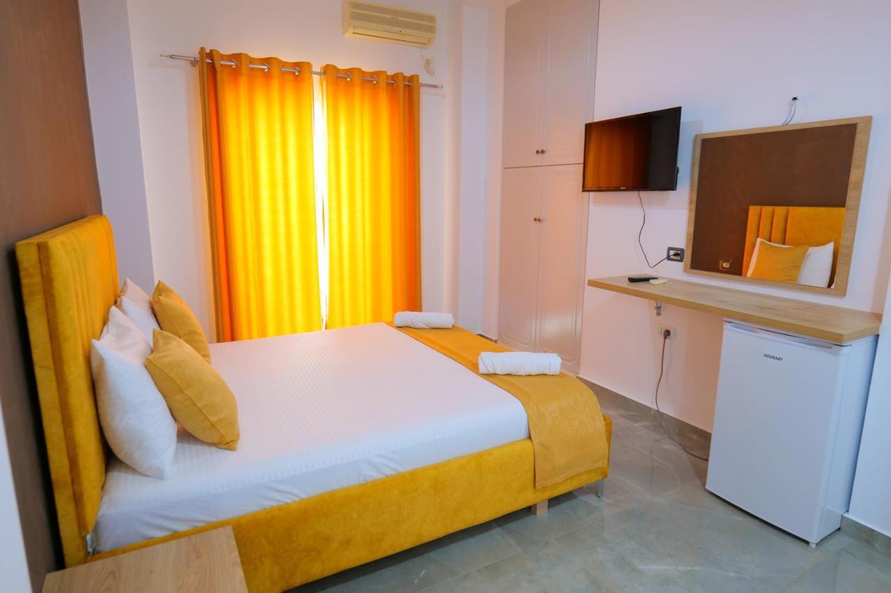 Hotel Adi-Vera Sarande Exterior photo