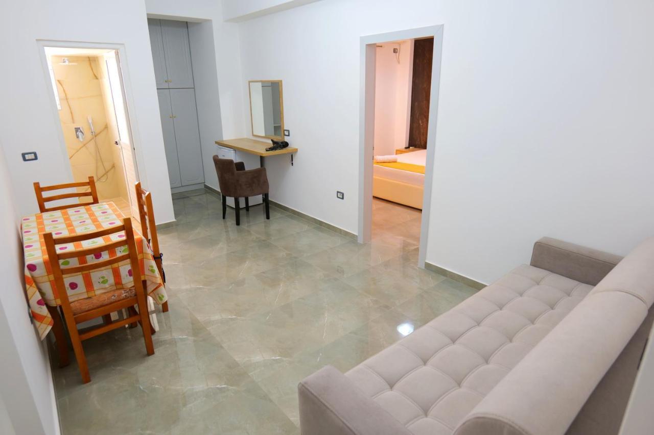 Hotel Adi-Vera Sarande Exterior photo