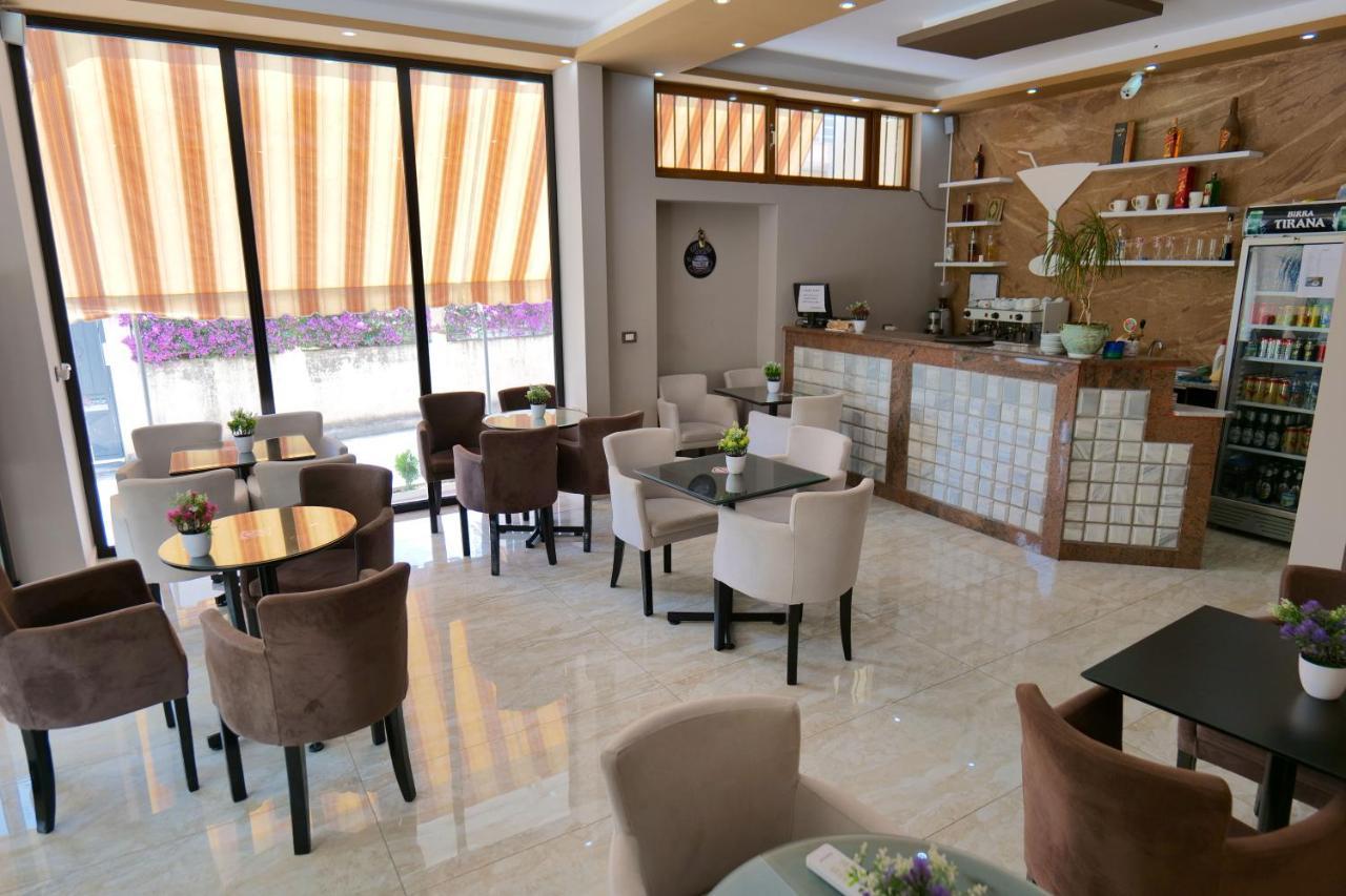 Hotel Adi-Vera Sarande Exterior photo